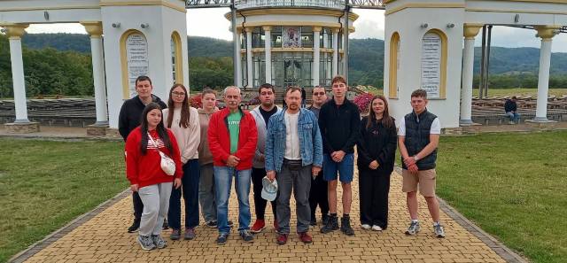 Монастир у с.Гошів